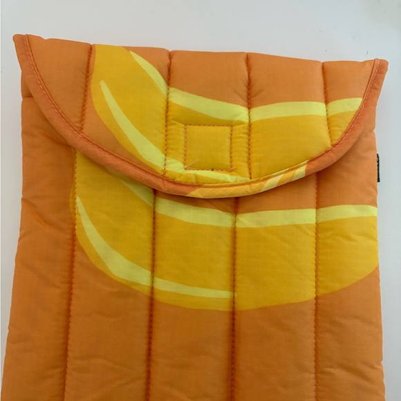 NWOT BAGGU 13" Banana Print Puffy Laptop Sleeve - Picture 5 of 15